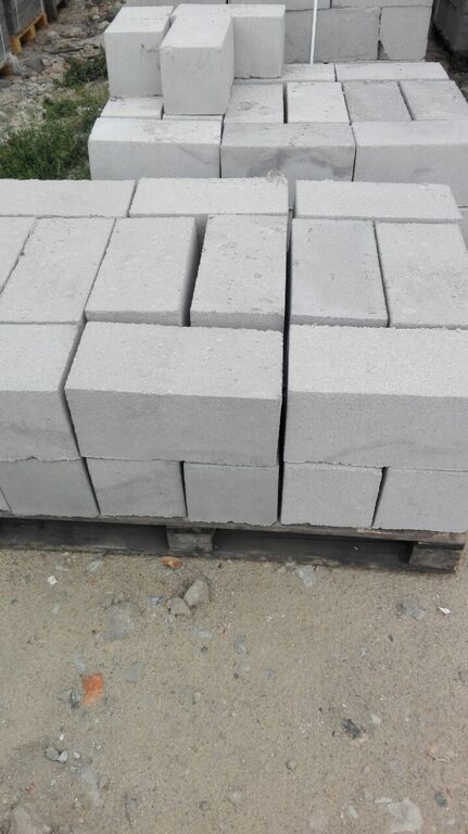 Блок фундаментный шлакобетонный полнотелый 390х190х188 мм