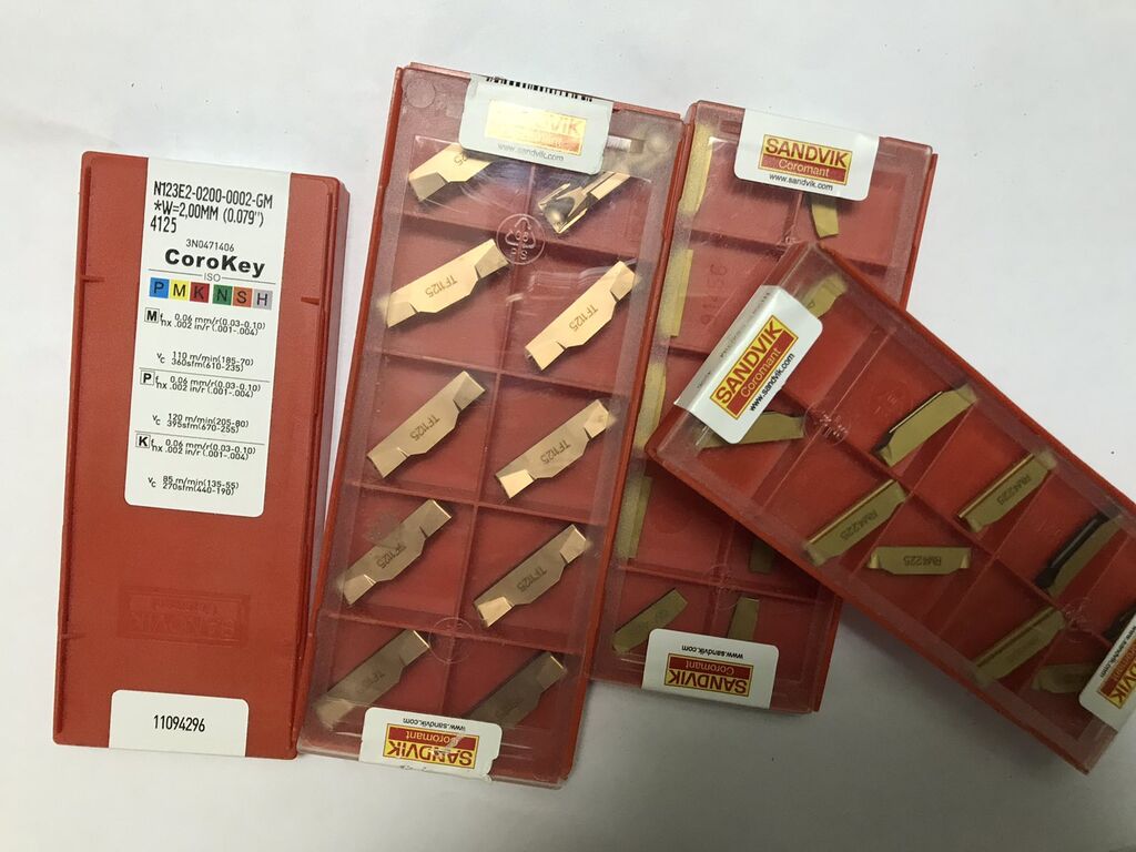 サンドビック　コロカット１・２　倣い加工用チップ（３２０）　Ｈ１３Ａ ( N123F2-0300-RM H13A )  ( TQJ31 )