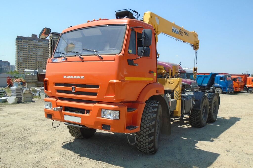 Автомобиль Камаз 43118 тягач (6х6) с КМУ Soosan (Сусан) 7 тонн