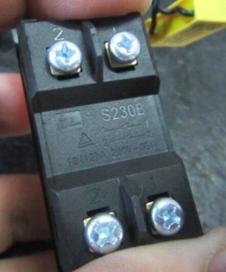 Выключатель S230B 12(12)A 250V ~ 5E4 Запчасти для эл-инстр. V000-003-265